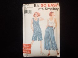 9552 Simplicity  SLEEVELESS TANK TOP,  PANTS,  SHORTS PATTERN XS-XL 6-24 UNCUT